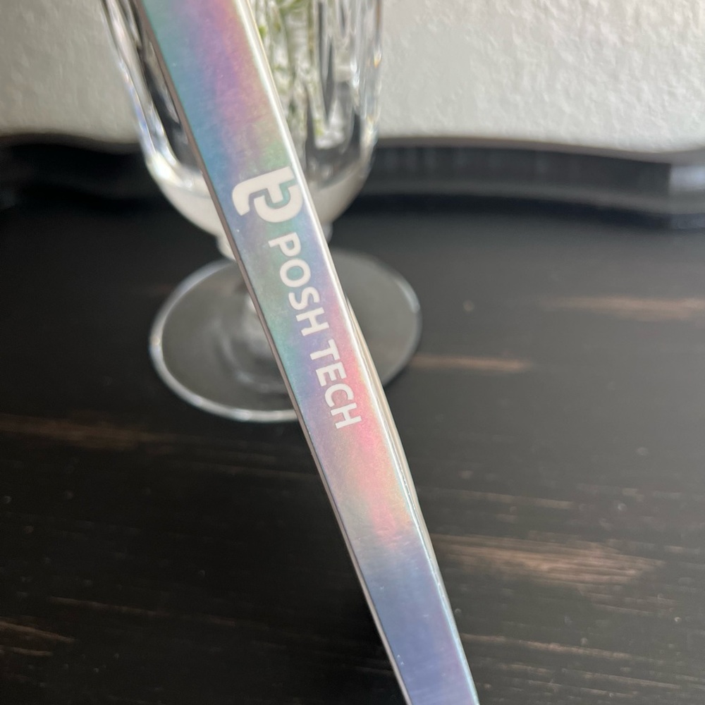 Silver Mesh Apple Watch Band - Picture 4 of 7